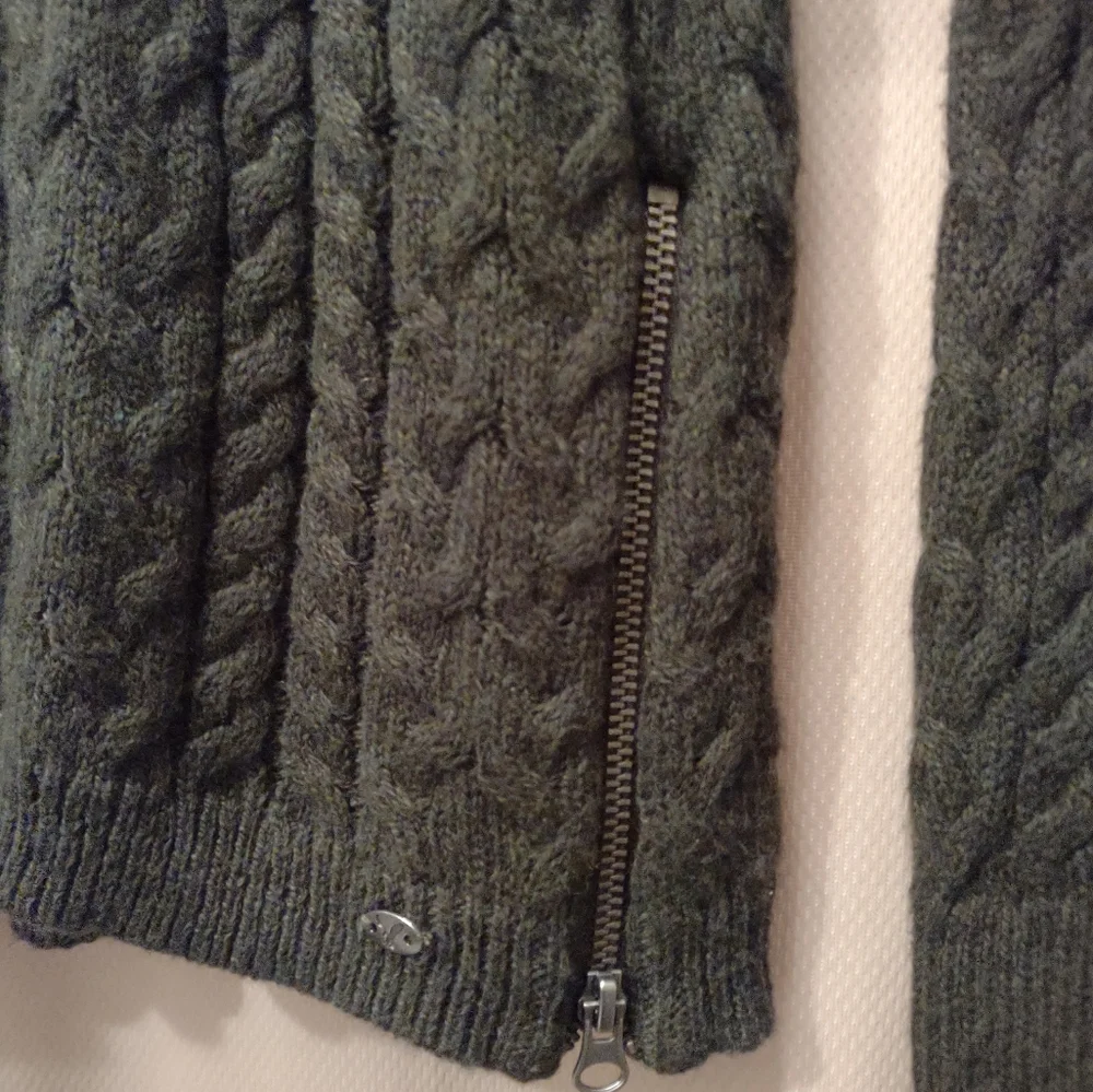 American Eagle Outfitters Women's Sweater Size M - Picture 4 of 5